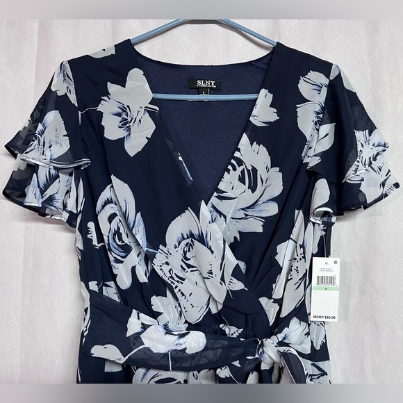SLNY Floral Flutter Sleeve Wrap Dress Size 8 NWT - Picture 5 of 6